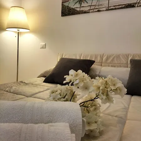 La Salerno Airport Bed & Breakfast